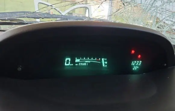 Speedometer (instrument cluster)