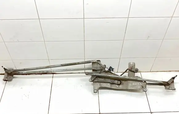 Front wiper linkage