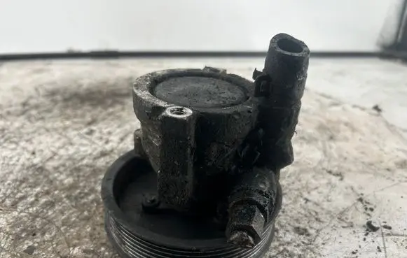 Renault Trafic II (X83) Power steering pump 8200357347