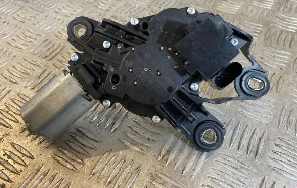 Volkswagen Polo V 6R Rear window wiper motor 5K6955711B 0390201207