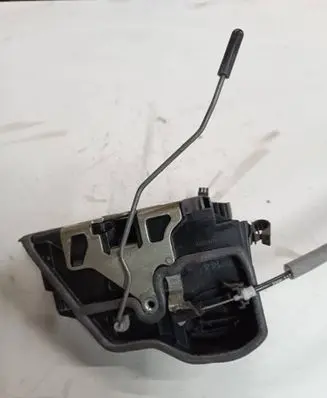BMW X5 E70 Front door lock 9750