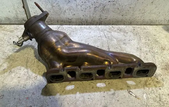 Dodge Challenger Exhaust manifold