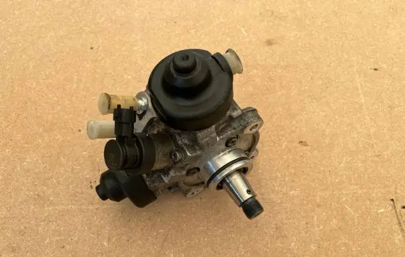 Jeep Grand Cherokee Fuel injection high pressure pump 0445010684