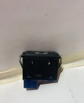 BMW X5 E53 Tailgate opening switch 8365579 03052500 459700