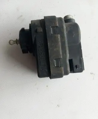 Nissan Qashqai Headlight level adjustment motor 