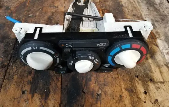 Nissan Micra Climate control unit