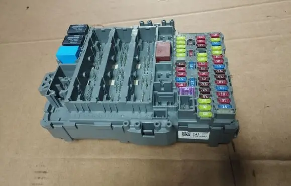 Honda CR-V Fuse module T1GE320 116RA000021