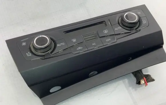 Audi A5 8T 8F Climate control unit 8T2820043AF A2C53345978