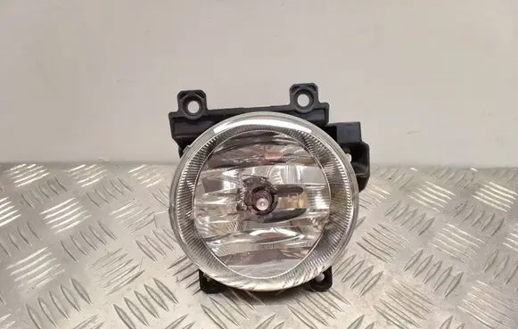 Toyota RAV 4 (XA40) Front fog light 8121060200