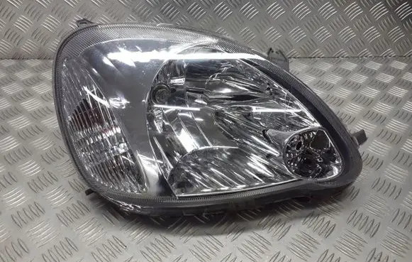 Toyota Yaris Headlight/headlamp