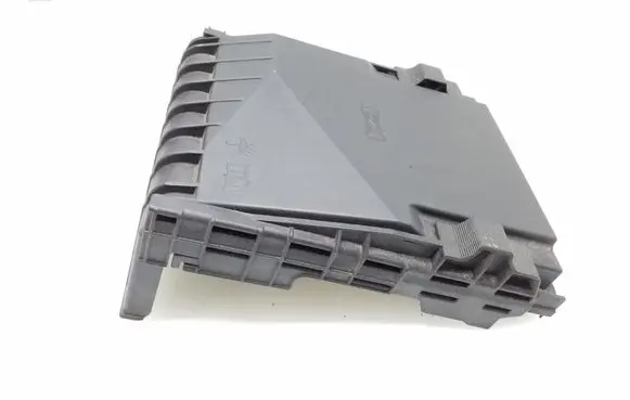 Volkswagen PASSAT B7 Fuse box cover 1K0937132F 1K0937132G