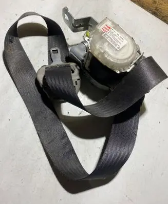 Nissan Pathfinder R51 Front seatbelt