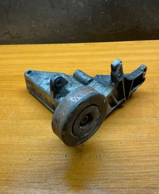 BMW 5 E34 Generator/alternator bracket 22427869 7K3574242