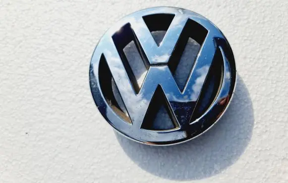 Volkswagen Sharan Manufacturer badge logo/emblem 7M0853601M