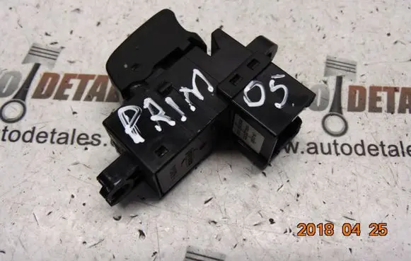 Nissan Primera Electric window control switch