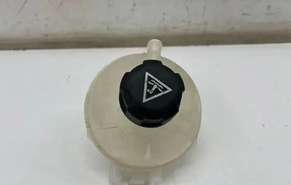 Opel Grandland X Coolant expansion tank/reservoir 9850533480