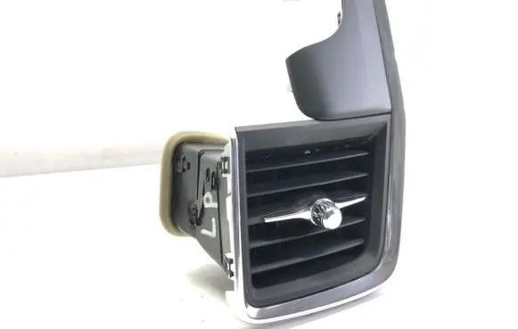 Rear air vent grill