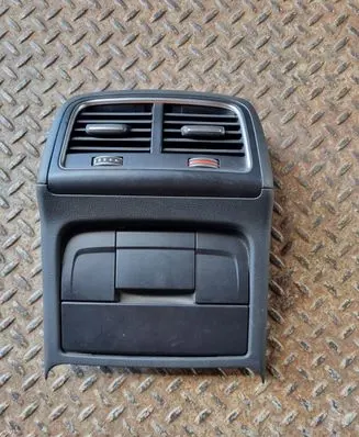 Rear air vent grill