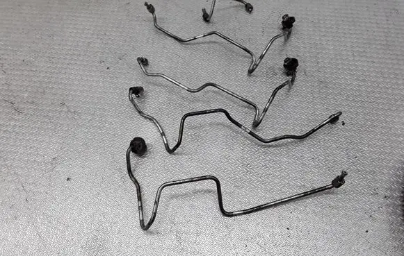 Subaru Legacy Fuel injector supply line/pipe 