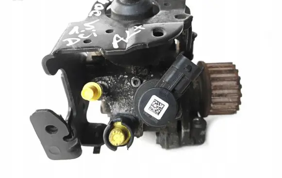 Dacia Dokker Fuel injection high pressure pump 0445010704