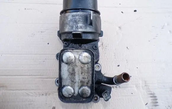 Peugeot 407 Oil filter mounting bracket 9656830180