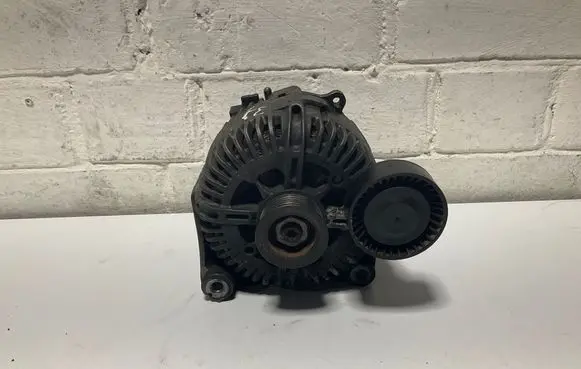 BMW 5 E60 E61 Generator/alternator 7542934