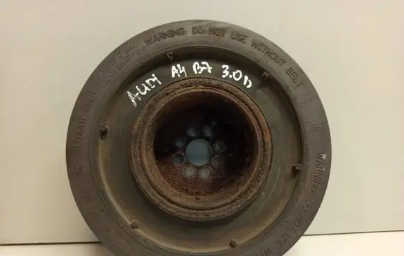 Audi A4 S4 B7 8E 8H Crankshaft pulley 057105251D 059105251AD
