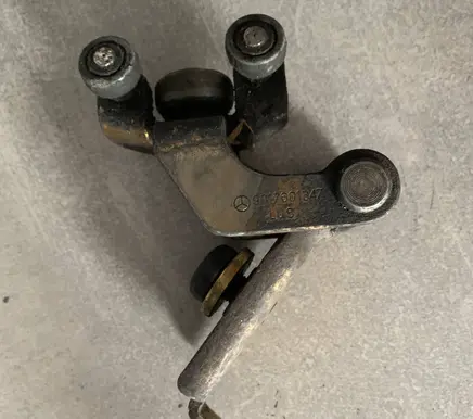 Volkswagen II LT Sliding door upper roller guide/hinge 9017601347