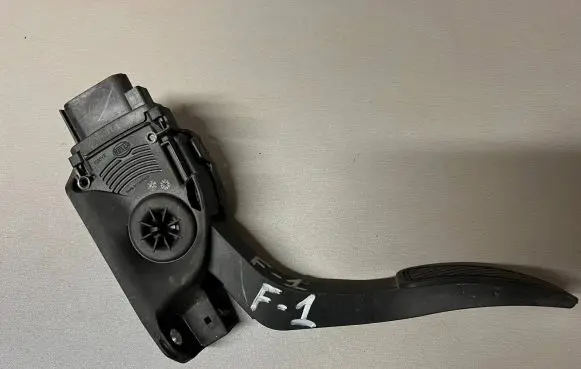 Ford Fiesta Accelerator throttle pedal 8V219F836AB 6PV00951720 C95YE01