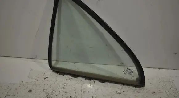 Toyota Avensis T250 Rear vent window glass 