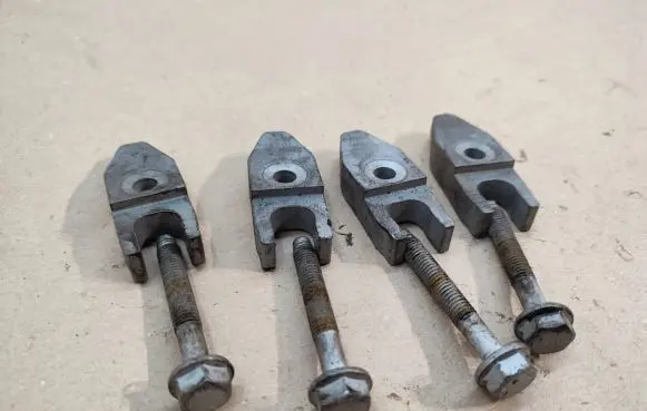 Opel Astra K Fuel Injector clamp holder
