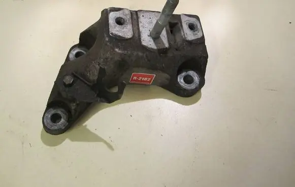 Volkswagen Sharan Engine mounting bracket 7M3399135A