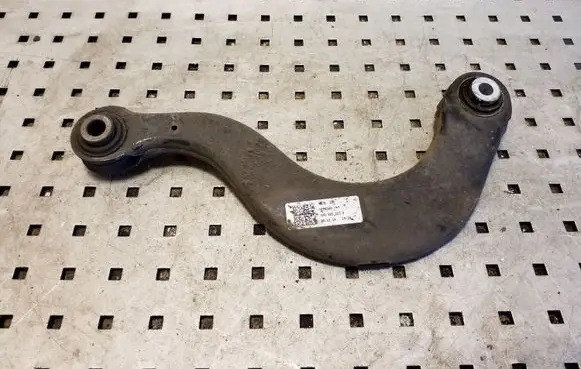 Volkswagen PASSAT B8 Rear upper control arm/wishbone 5Q0505323D