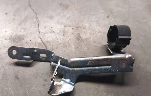 Audi Q7 4L other engine part 4L0971845Q