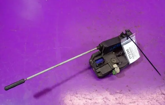 Opel Meriva A Front door lock