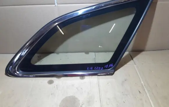 KIA Ceed Rear side window