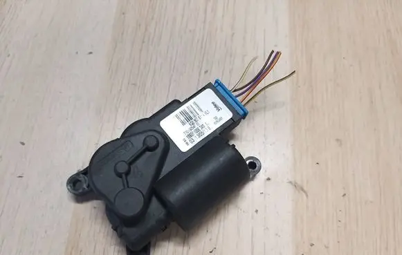 Seat Leon IV Air flap motor/actuator 5Q0907511A