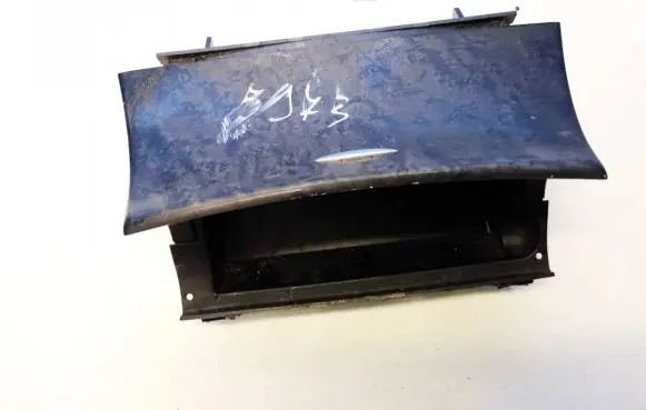 Mercedes-Benz E W211 Car ashtray a2118101330