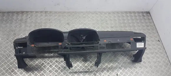 BMW 7 E65 E66 Dashboard