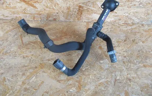 Audi A4 S4 B8 8K Engine coolant pipe/hose 8K0122293B
