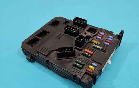 Citroen C3 Central body control module 9653667380 IMPRK1485345