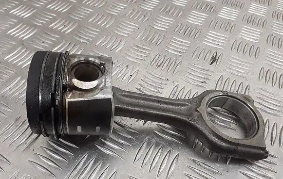 Piston with connecting rod