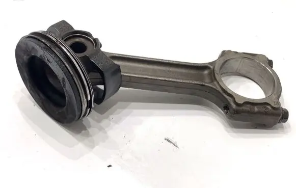 Renault Megane IV Piston with connecting rod 