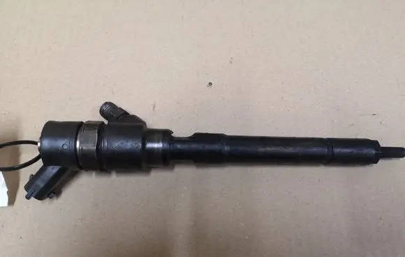 KIA Sportage Fuel injector 0445110258