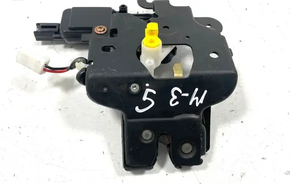 Mazda 3 I Tailgate/trunk/boot lock/catch/latch