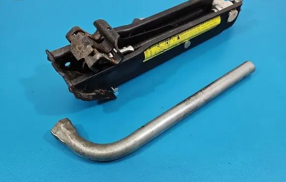 Volkswagen PASSAT B6 Lift Jack 3C0011031B IMPRK1578410