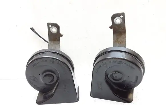 Volvo V70 Horn signal 08635072 08635071