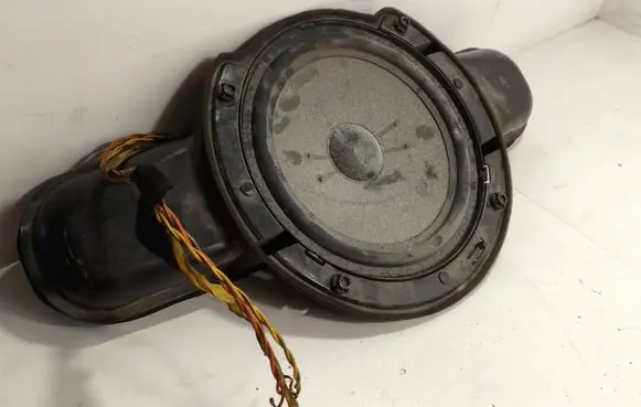 Mercedes-Benz E W211 Parcel shelf speaker A2118200002