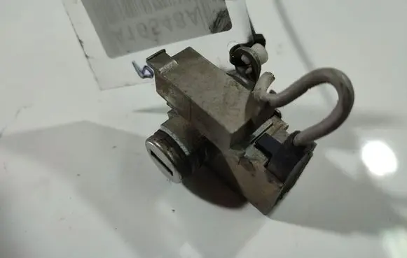 Audi A6 S6 C4 4A Front door lock (next to the handle) 