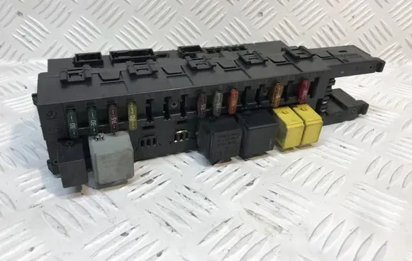 Mercedes-Benz CLK A209 C209 Fuse module 2095450601